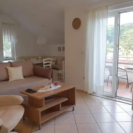 Majer - One-bedroom With Balcony
