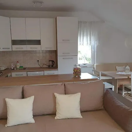 Majer - One-bedroom With Balcony Διαμέρισμα *
